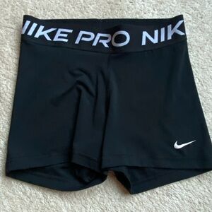 Black NIKE PRO shorts 3 inch